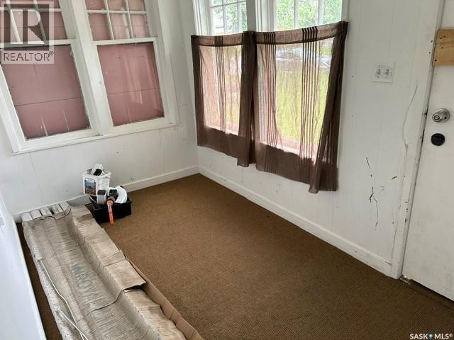 1447 Elphinstone Street Property Photo 8