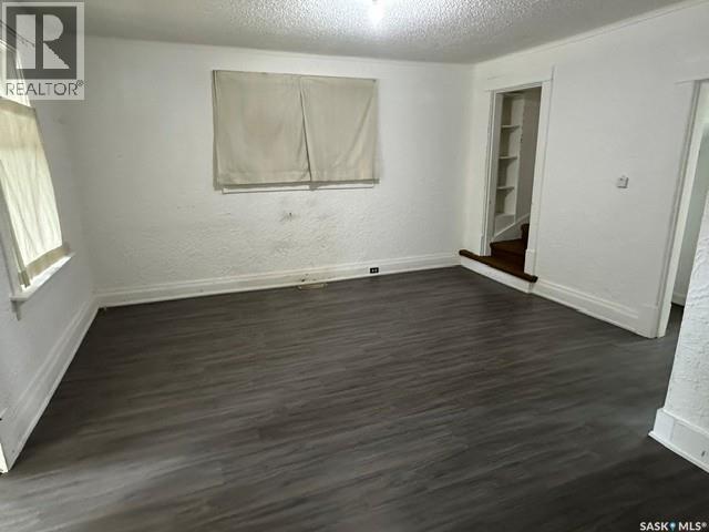 1447 Elphinstone Street Property Photo 12