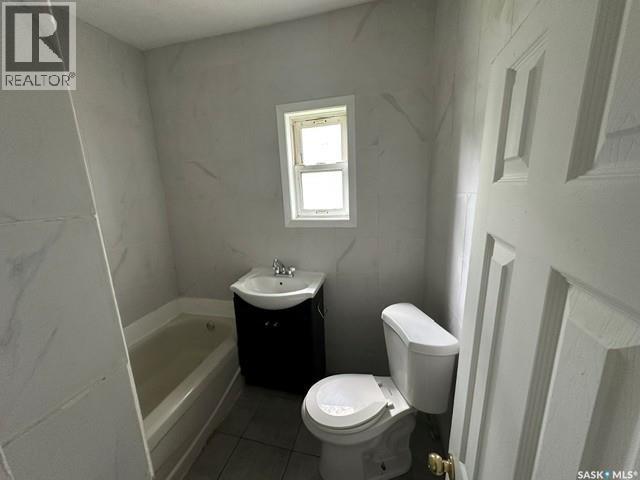 1447 Elphinstone Street Property Photo 14