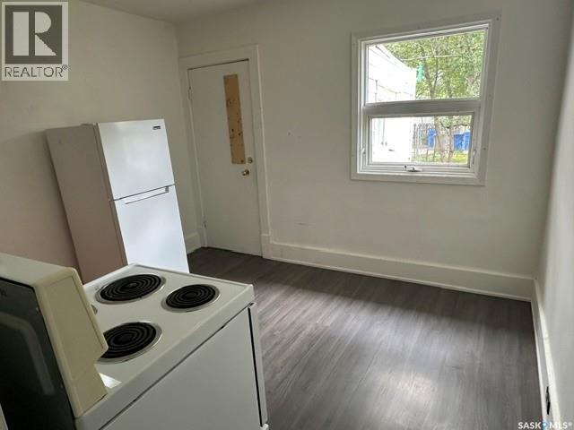 1447 Elphinstone Street Property Photo 18