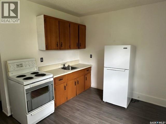 1447 Elphinstone Street Property Photo 19