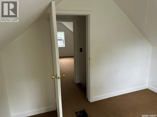 1447 Elphinstone Street Property Photo 24