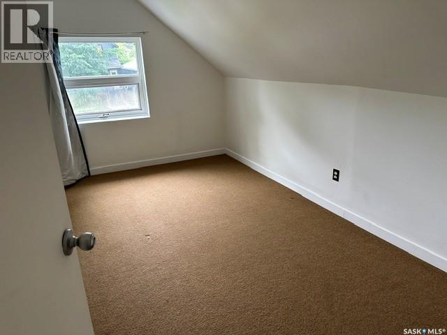 1447 Elphinstone Street Property Photo 25