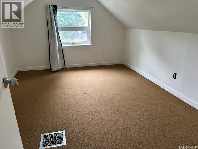 1447 Elphinstone Street Property Photo 26