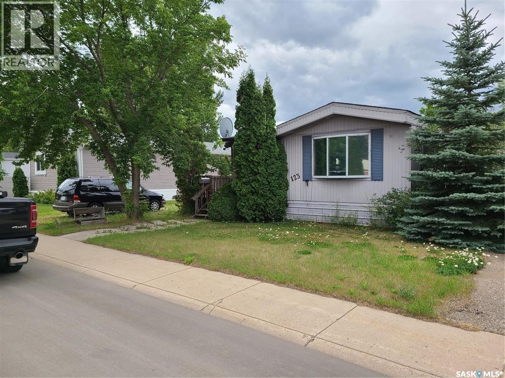 123 Lochrie Crescent Property Photo 1
