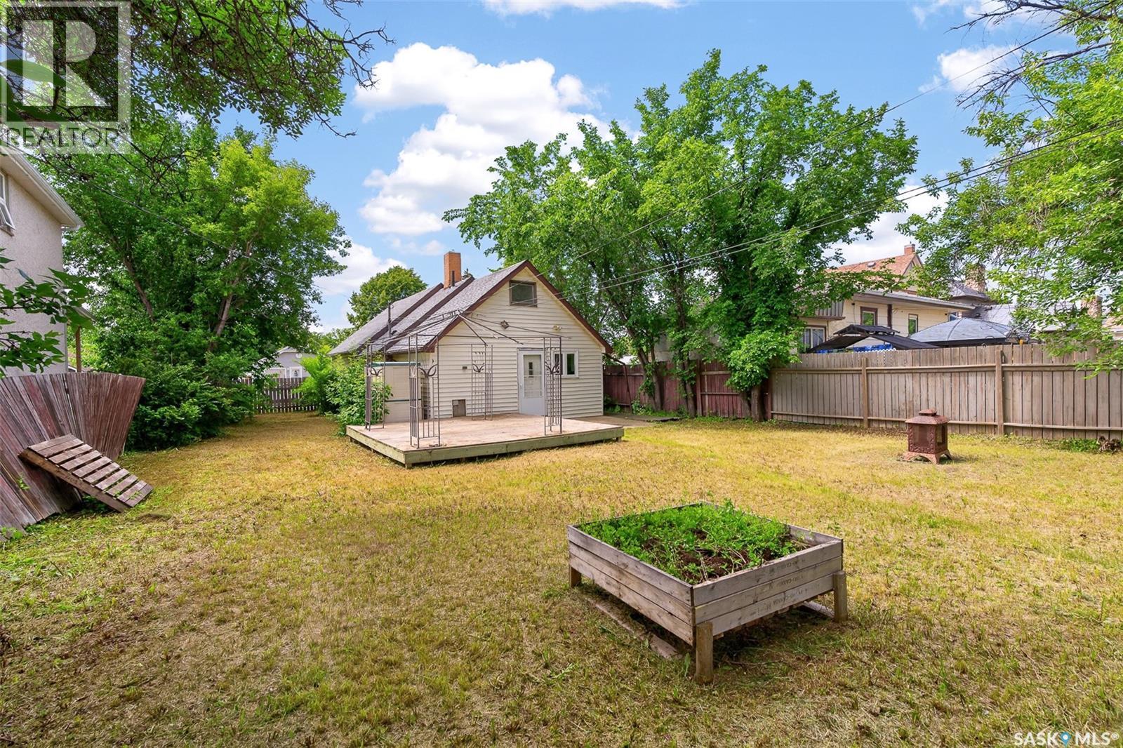 528 Ominica Street E Property Photo 48
