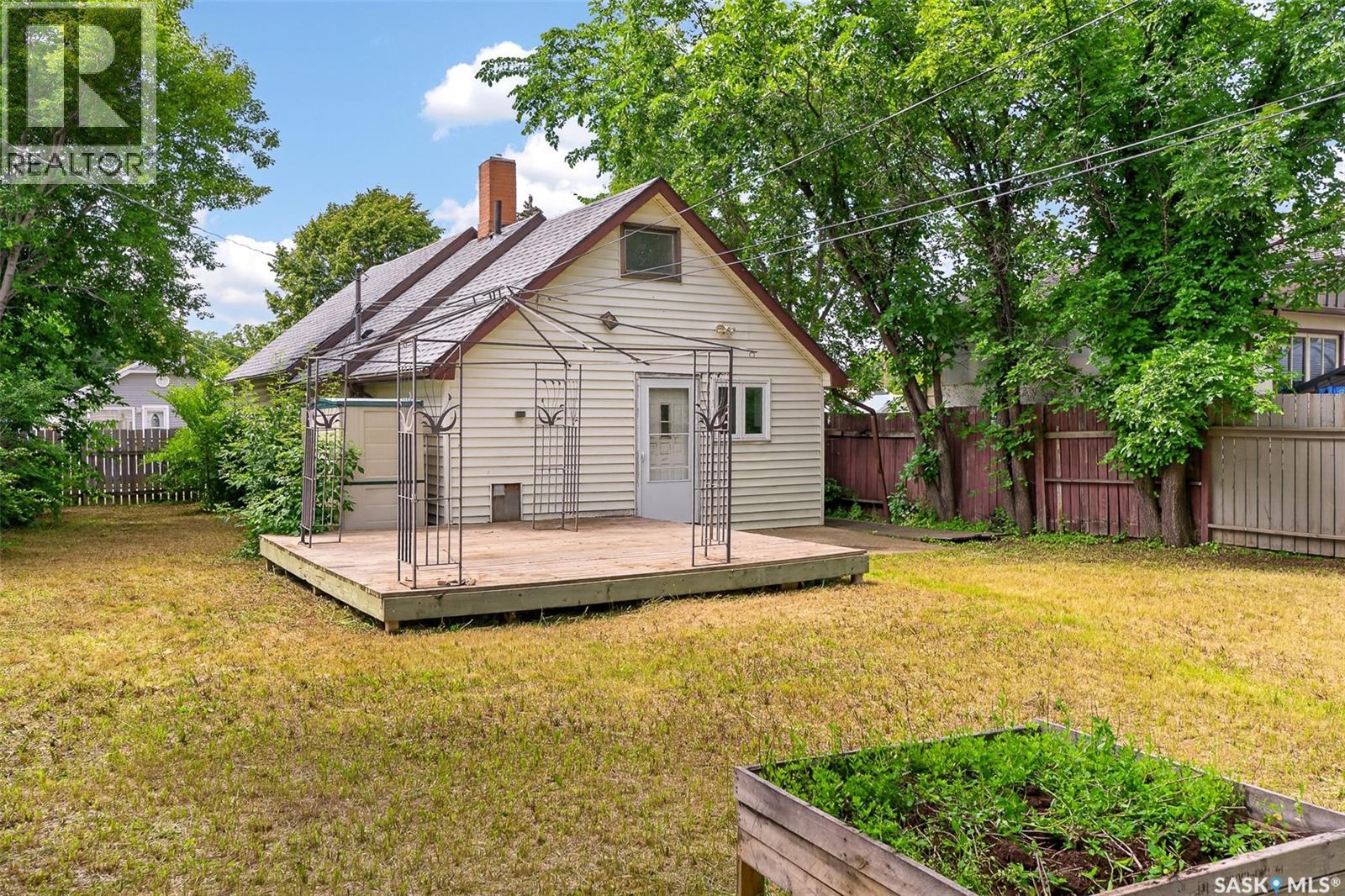 528 Ominica Street E Property Photo 49