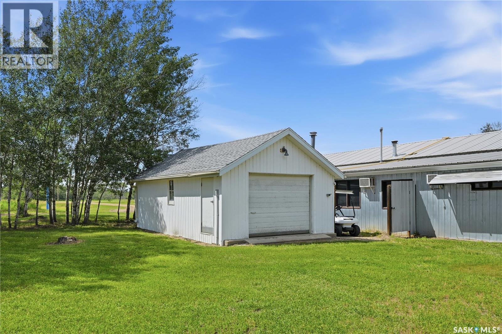 Sivertson Acreage Property Photo 39