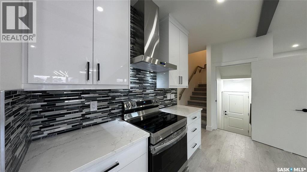 443 Yuel Crescent Property Photo 3