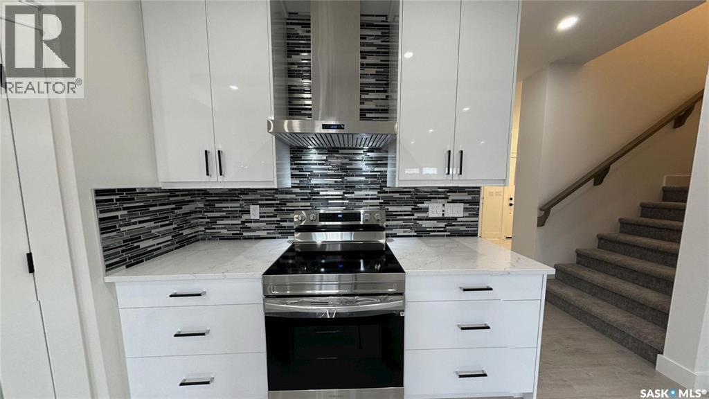 443 Yuel Crescent Property Photo 4