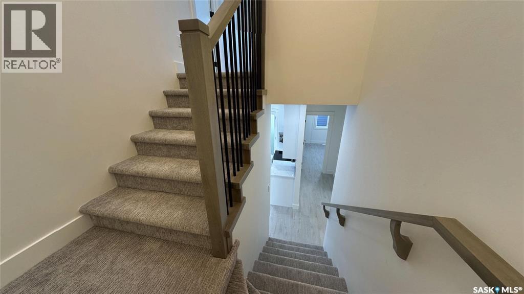 443 Yuel Crescent Property Photo 7