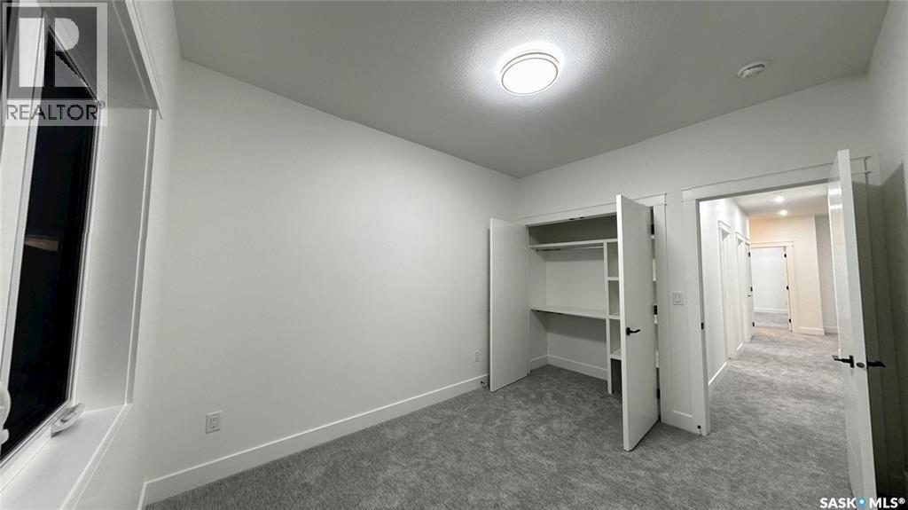 443 Yuel Crescent Property Photo 11