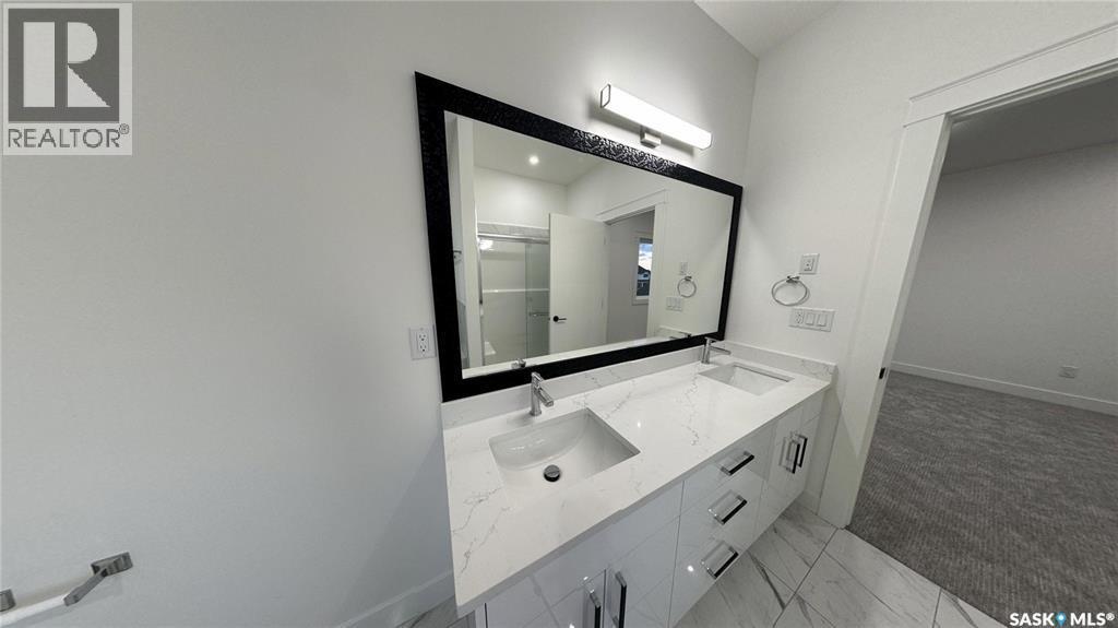 443 Yuel Crescent Property Photo 15