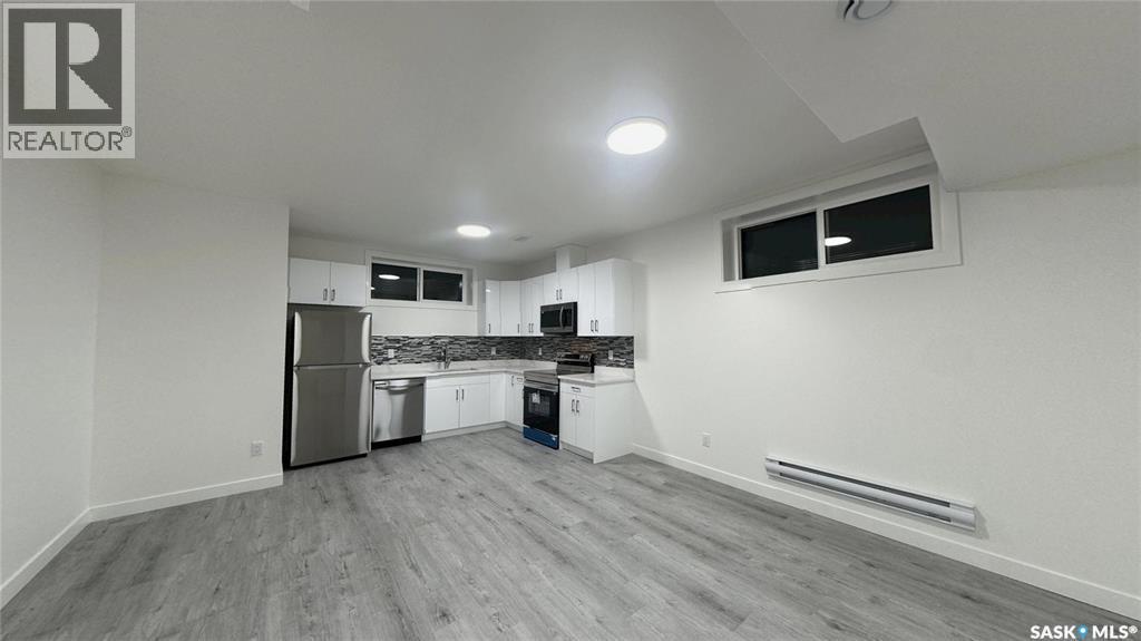 443 Yuel Crescent Property Photo 16