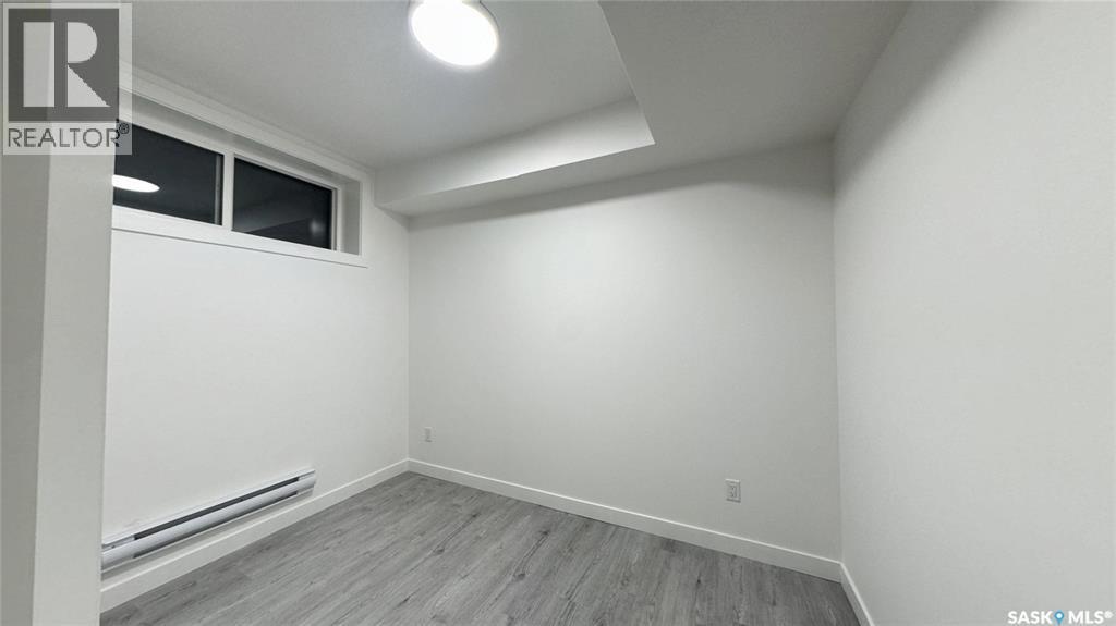 443 Yuel Crescent Property Photo 22