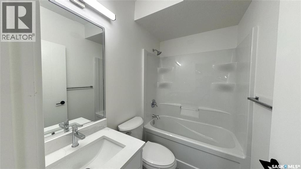 443 Yuel Crescent Property Photo 24