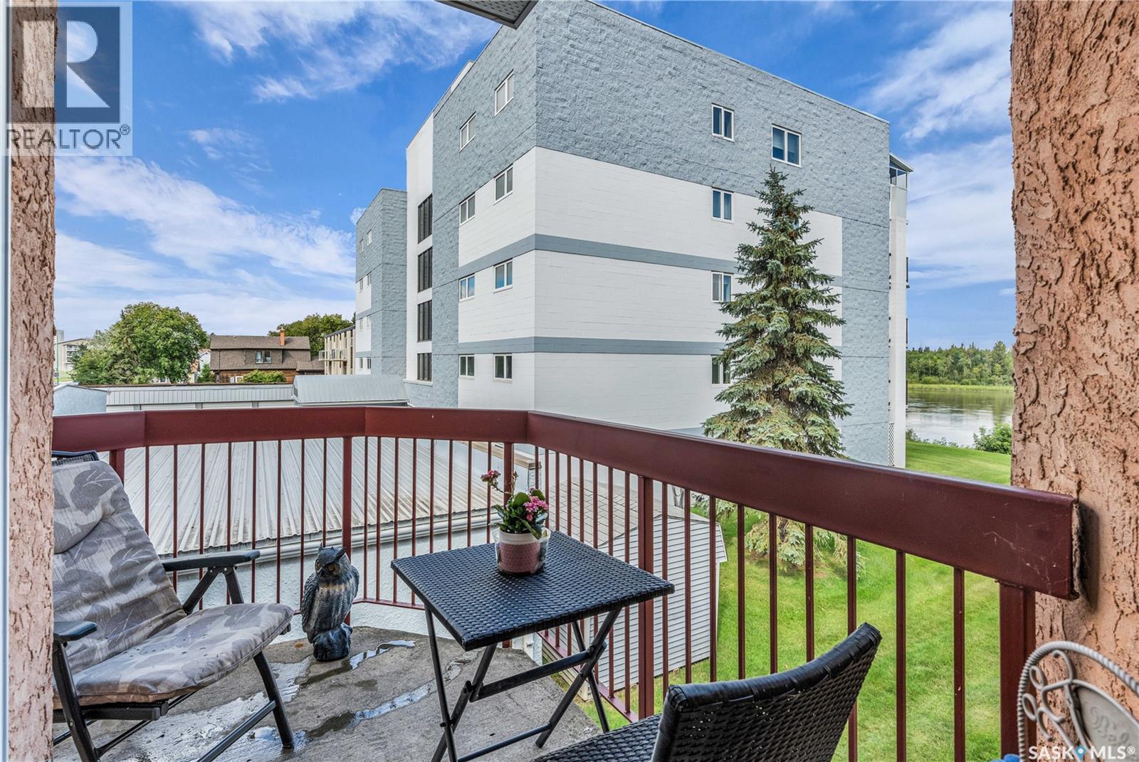 A2 532 River Street E Property Photo 11