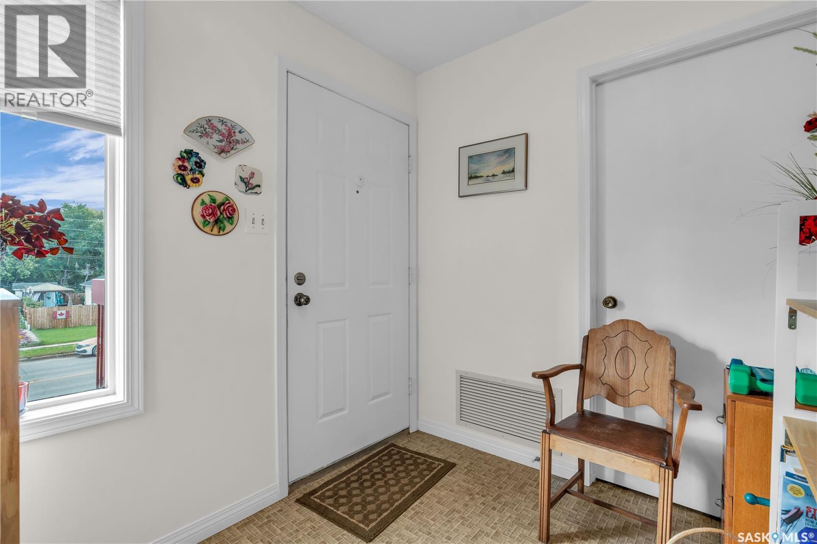 A2 532 River Street E Property Photo 15