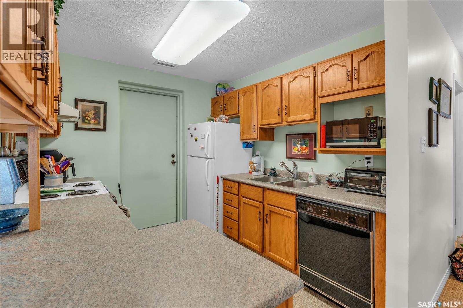 A2 532 River Street E Property Photo 16