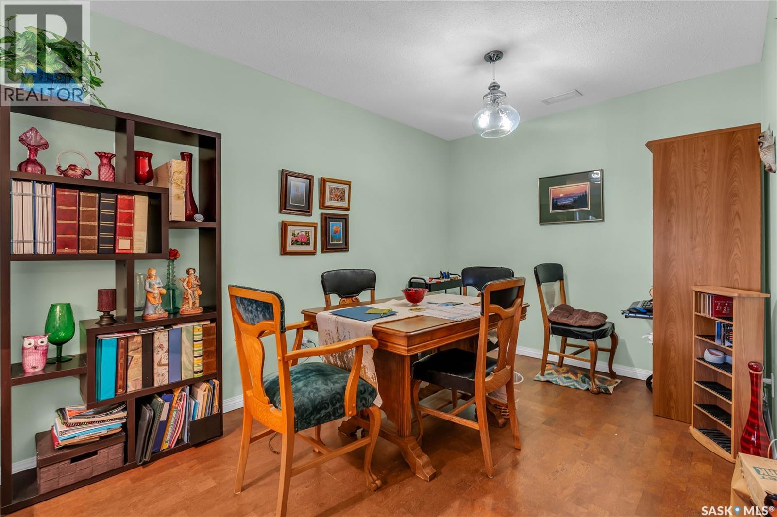 A2 532 River Street E Property Photo 20