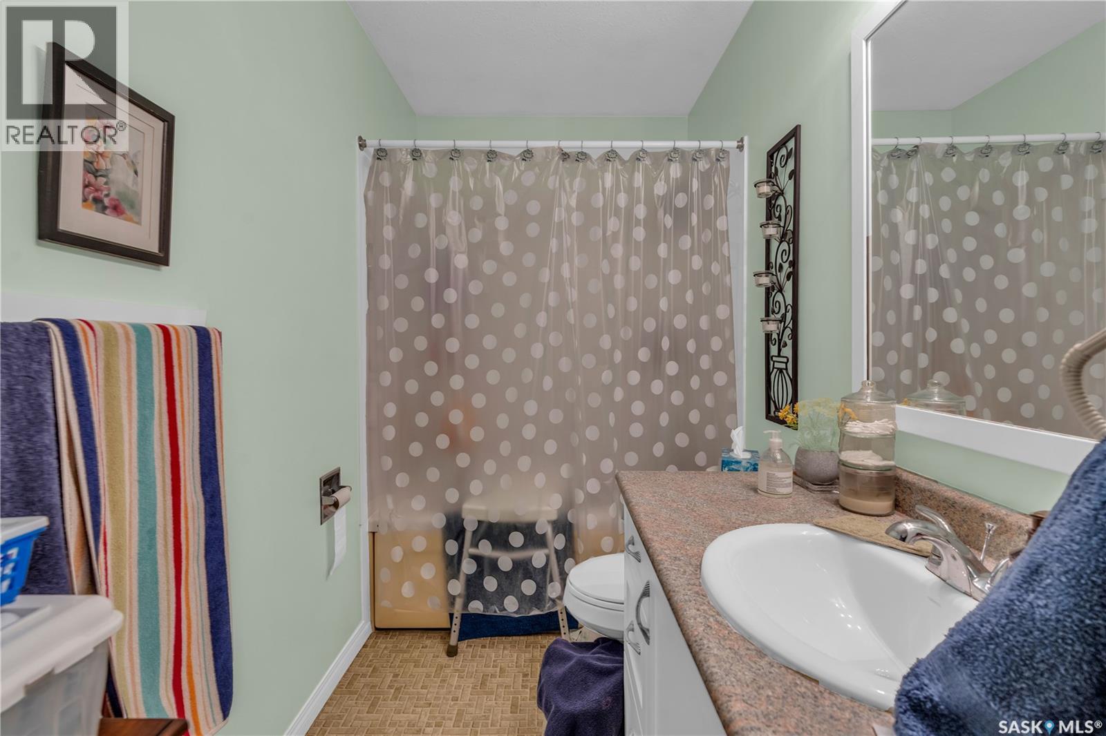 A2 532 River Street E Property Photo 25
