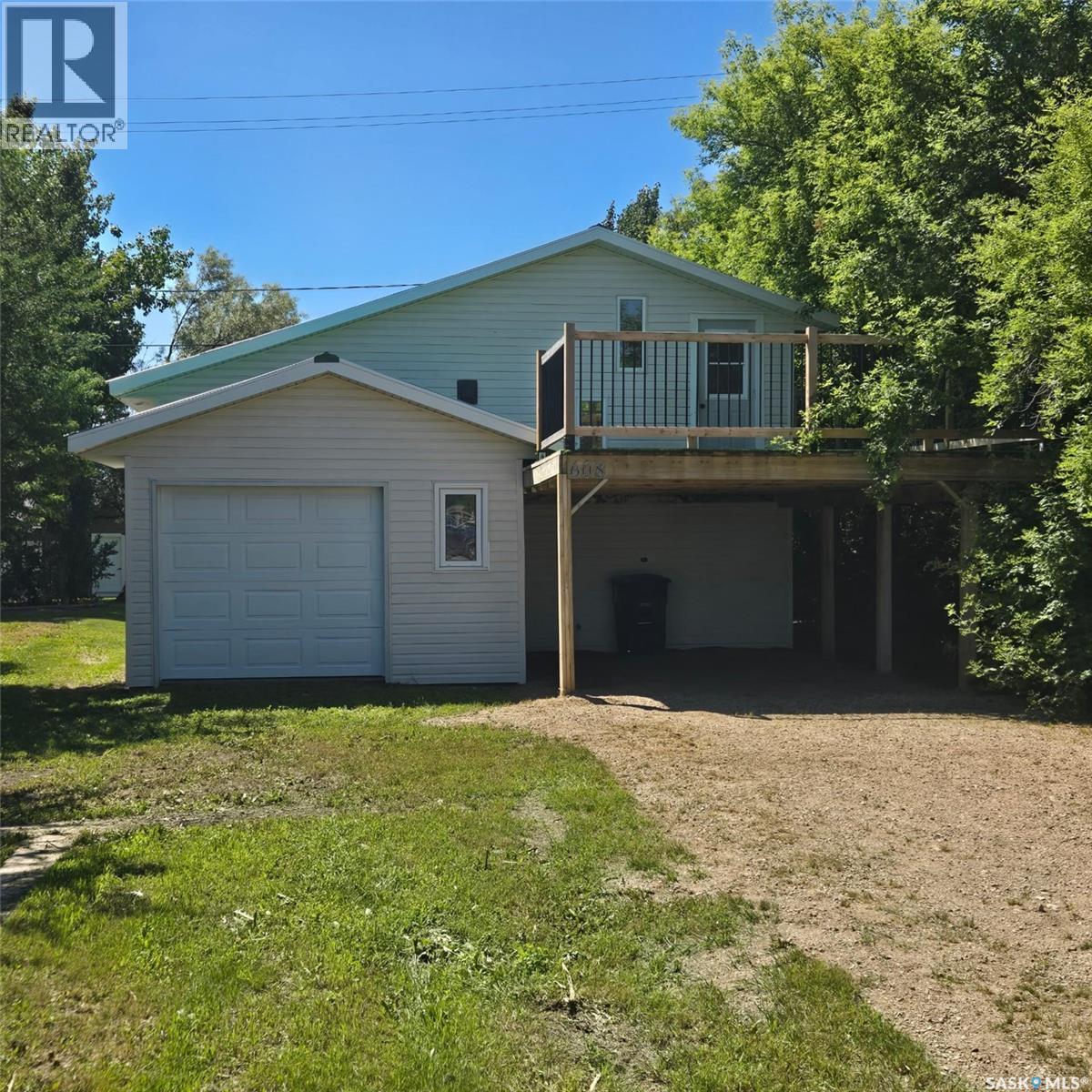 608 Whyte Street Property Photo 1