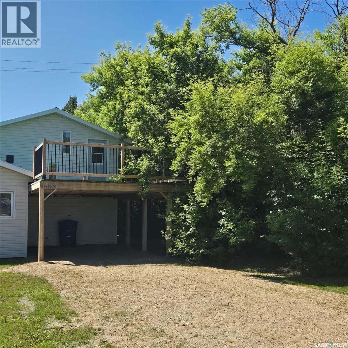 608 Whyte Street Property Photo 2