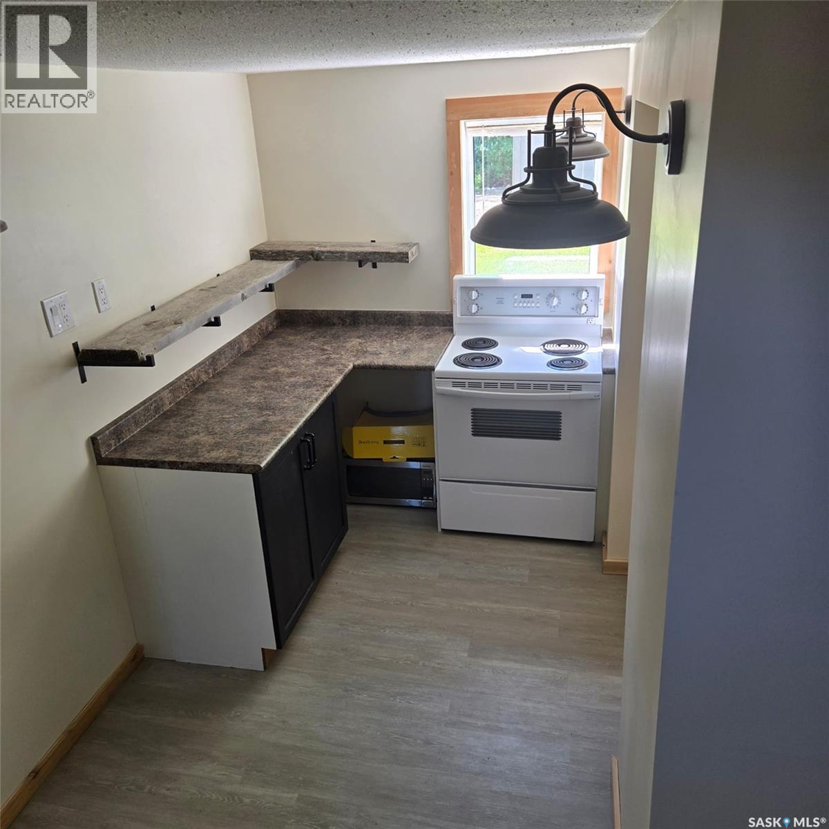 608 Whyte Street Property Photo 8