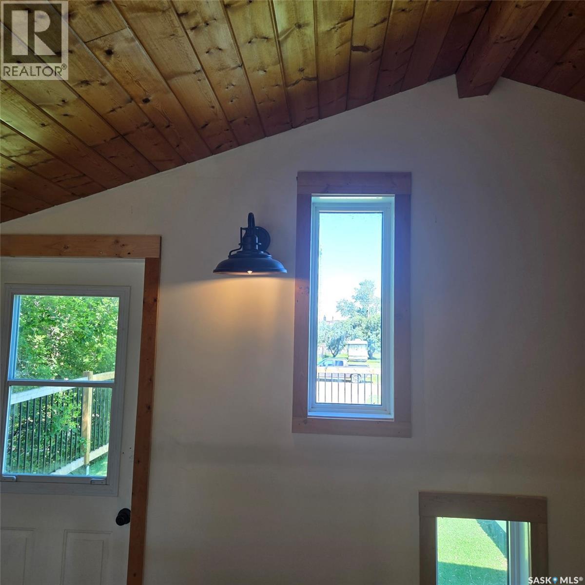 608 Whyte Street Property Photo 14