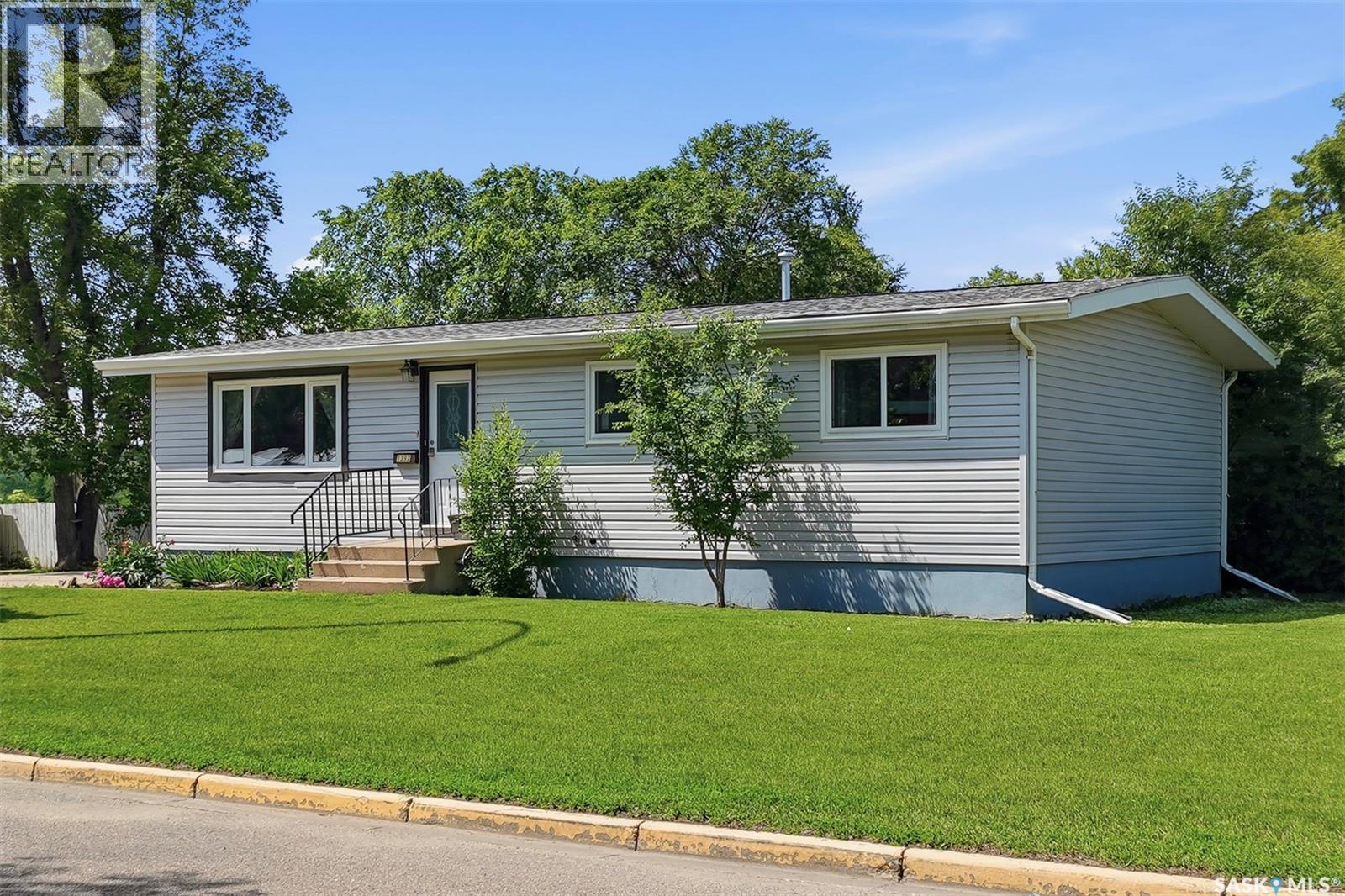 1397 7th Street E Property Photo 1