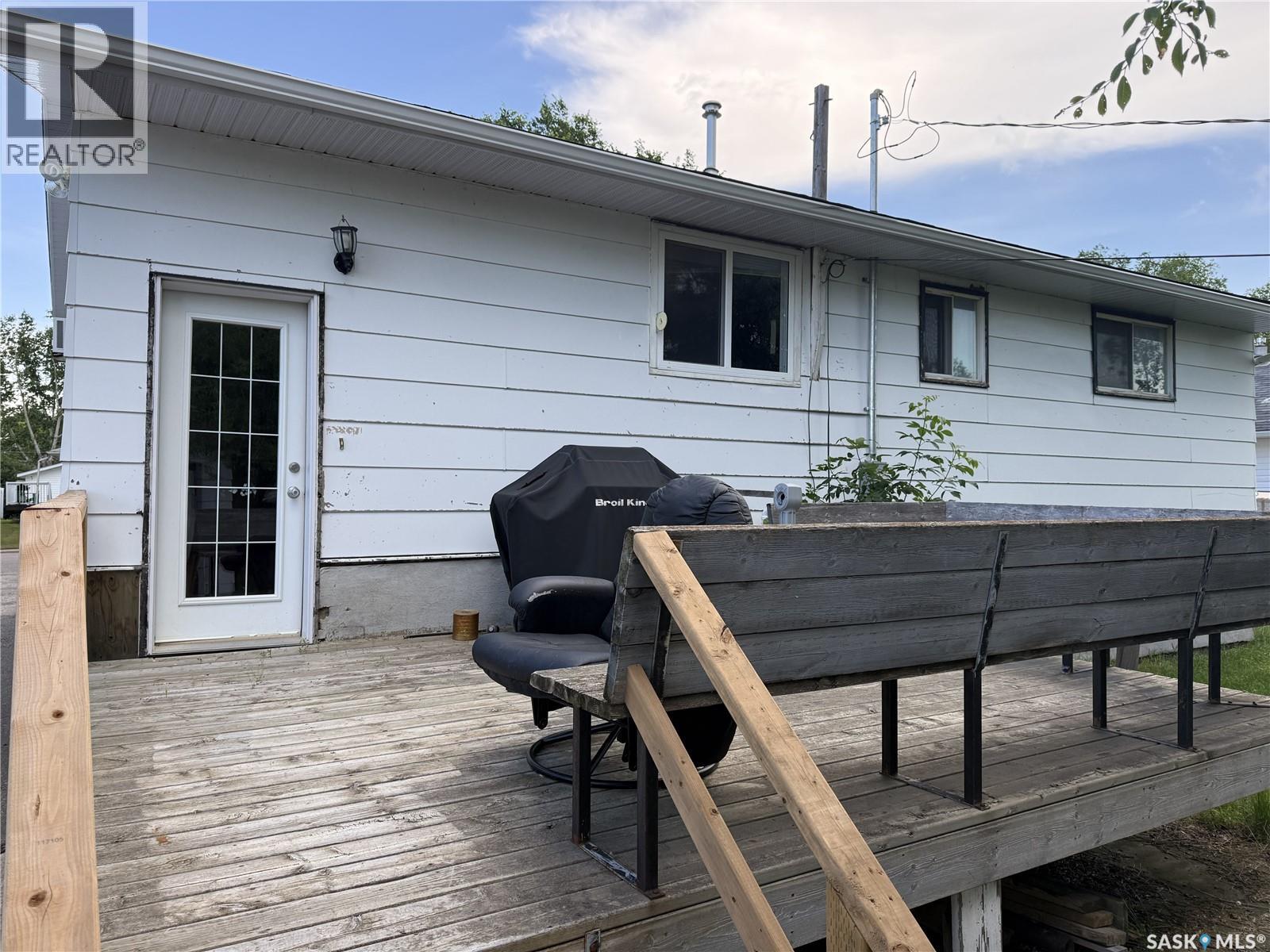 537 4th Street W Property Photo 12