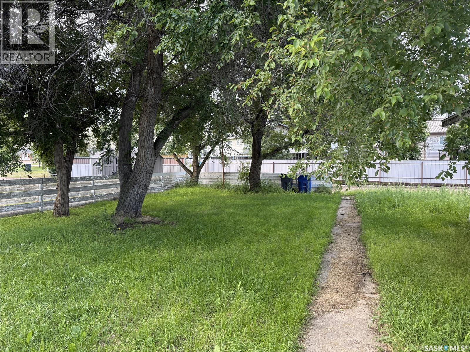 537 4th Street W Property Photo 13