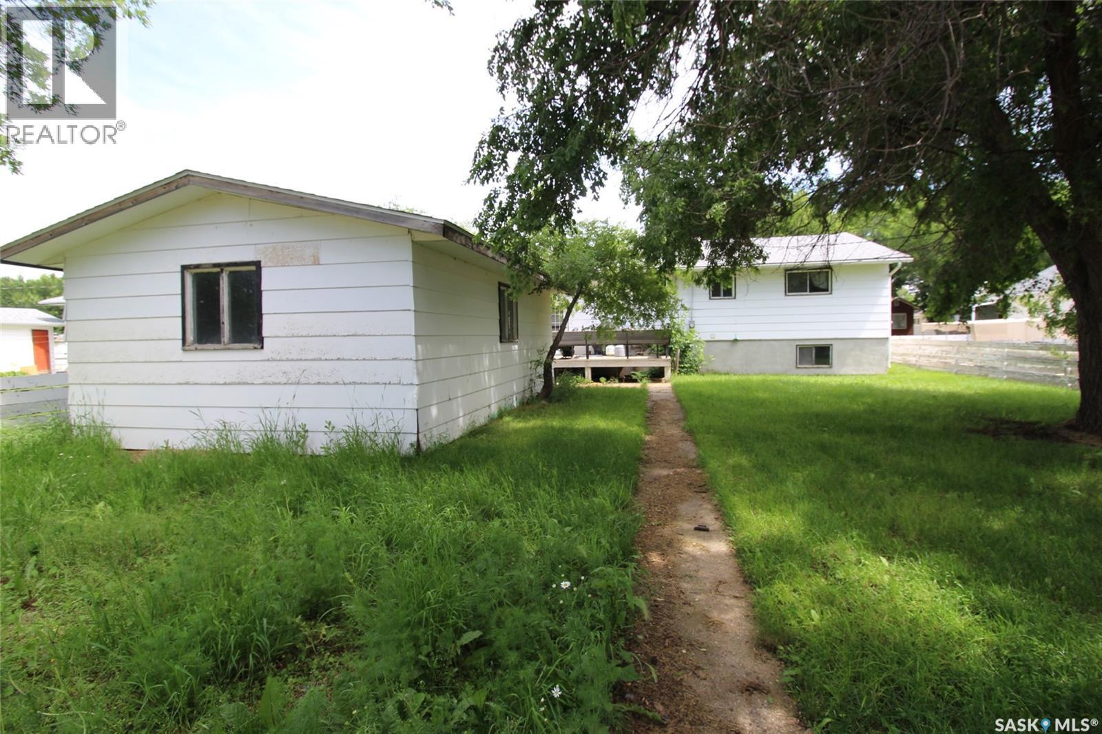 537 4th Street W Property Photo 15
