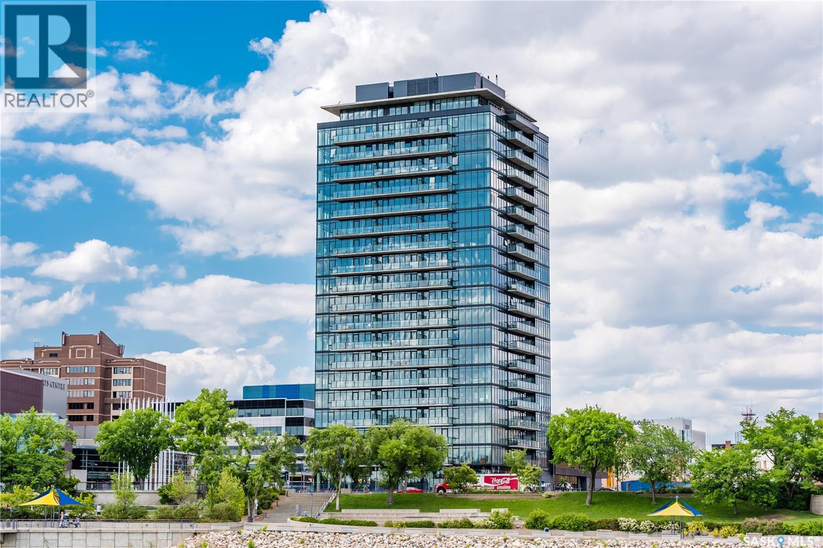 1804 490 2nd Avenue S Property Photo 2