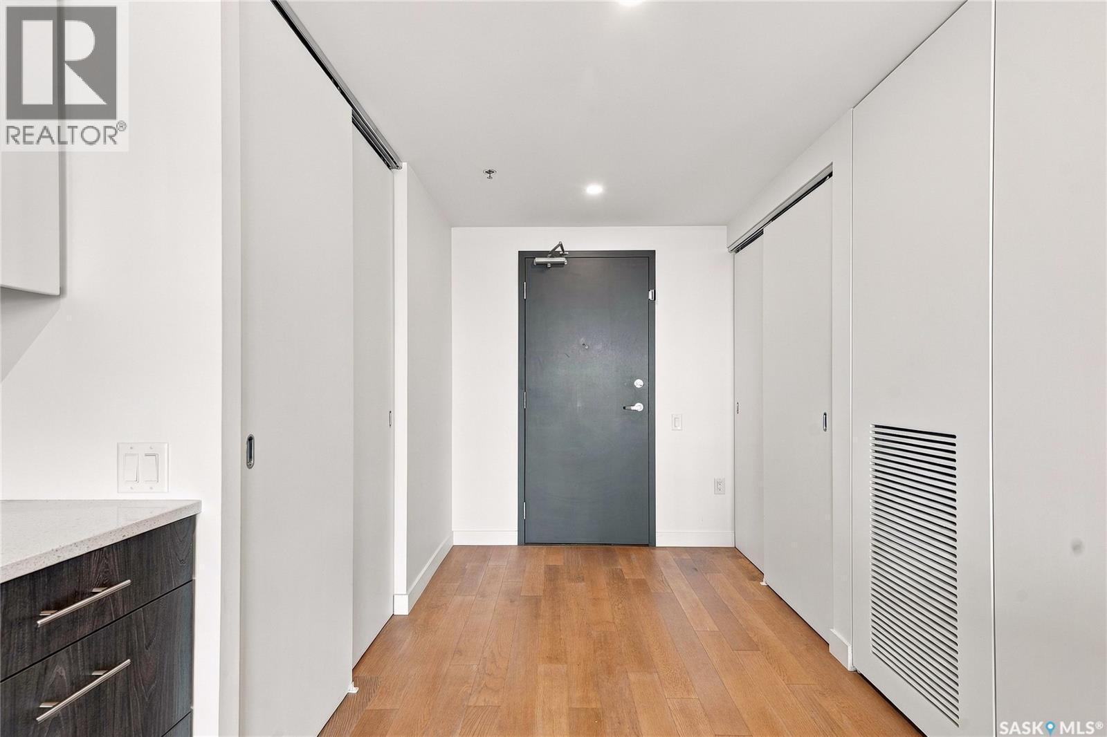 1804 490 2nd Avenue S Property Photo 10