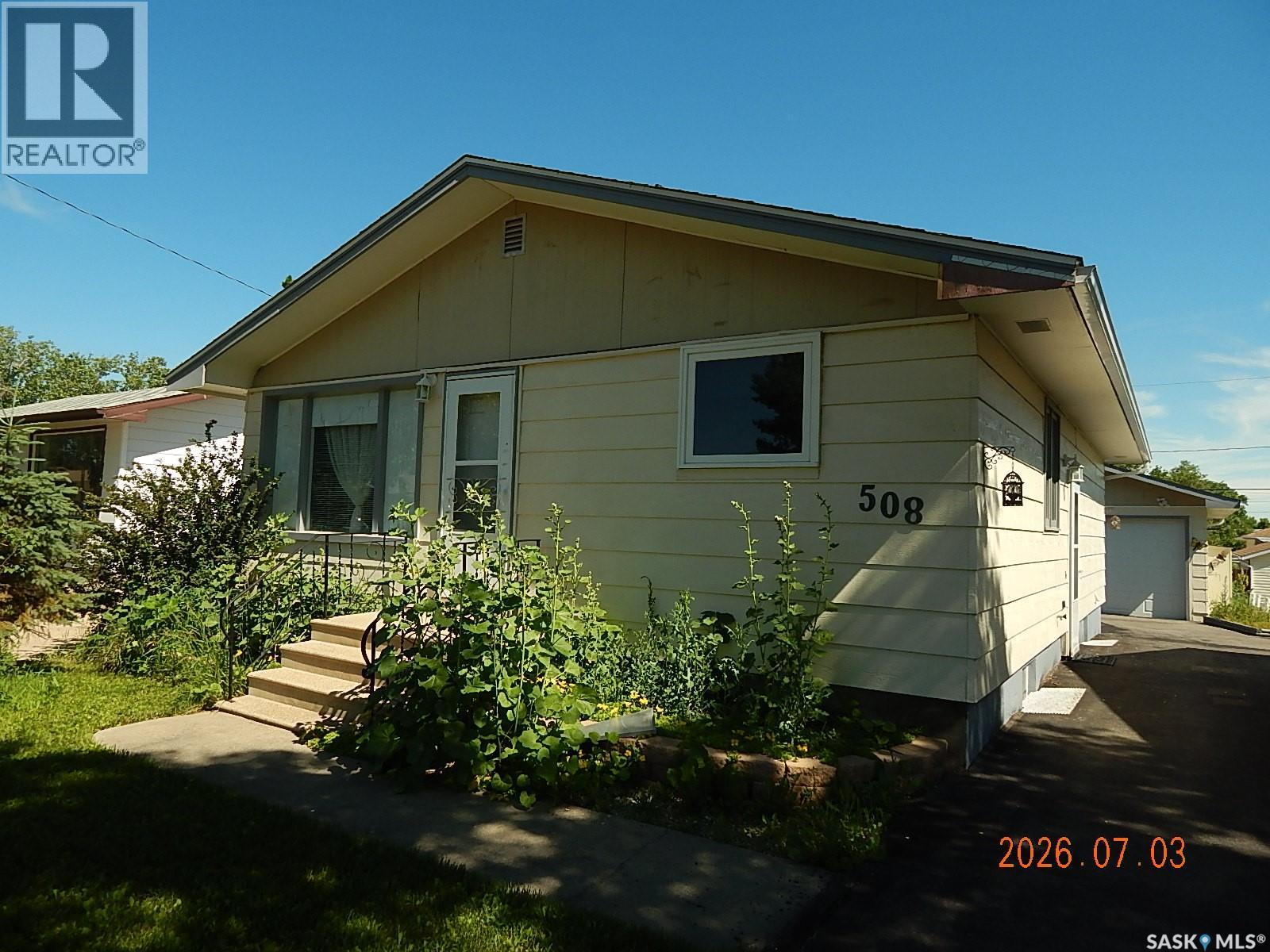 508 6th Avenue W Property Photo 2