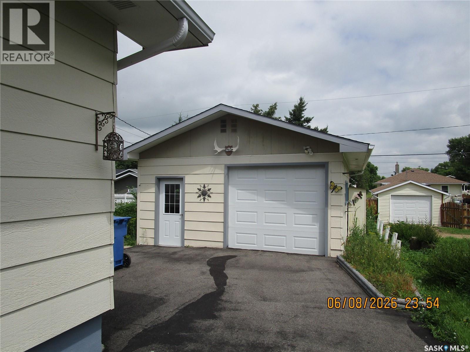 508 6th Avenue W Property Photo 4