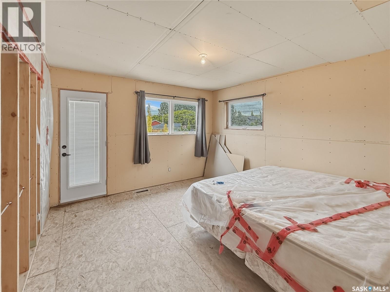 403 Smith Crescent Property Photo 10