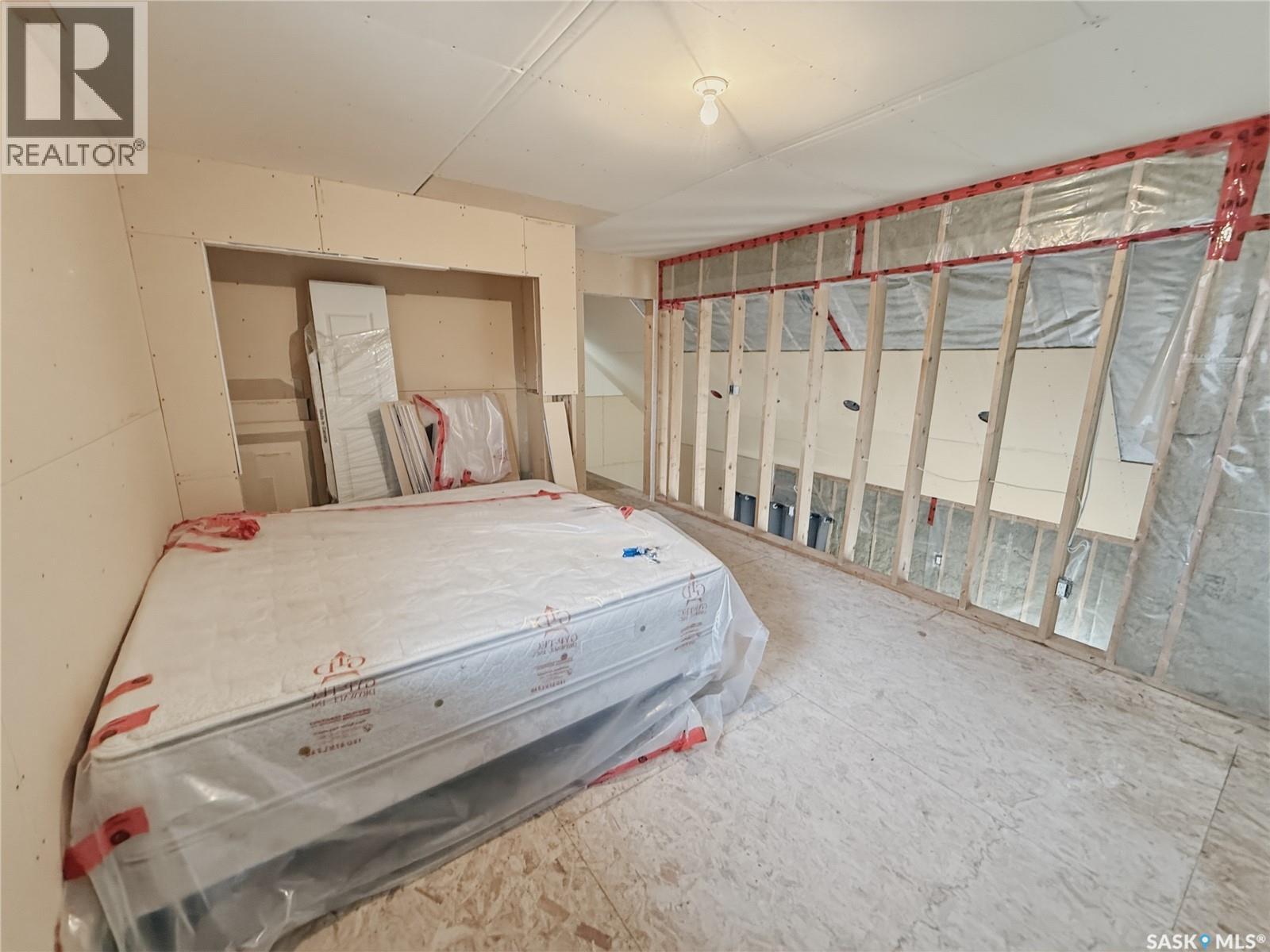 403 Smith Crescent Property Photo 11