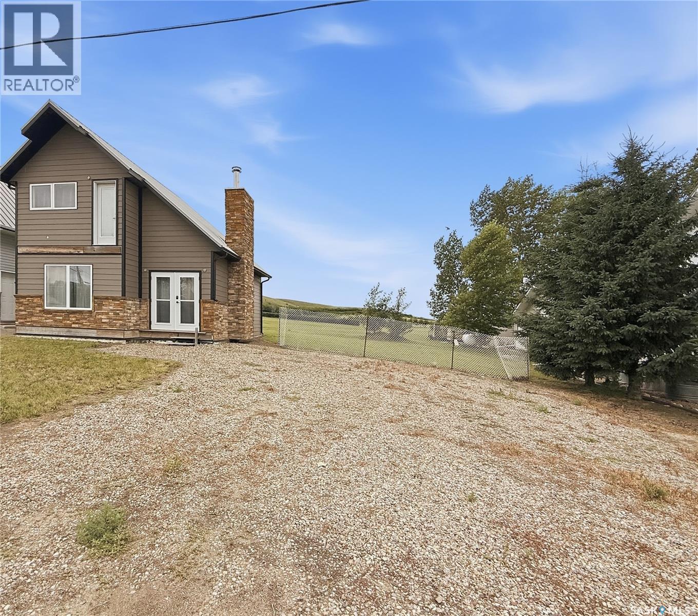 403 Smith Crescent Property Photo 15