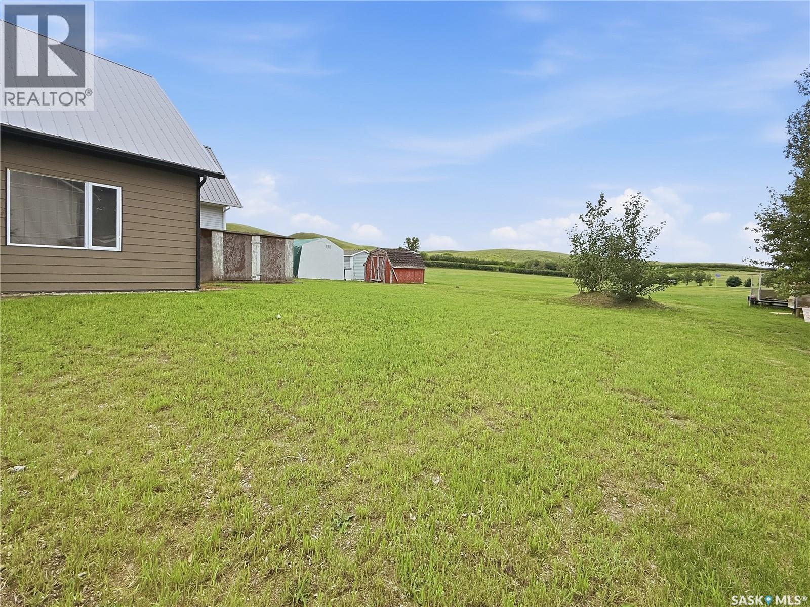 403 Smith Crescent Property Photo 17