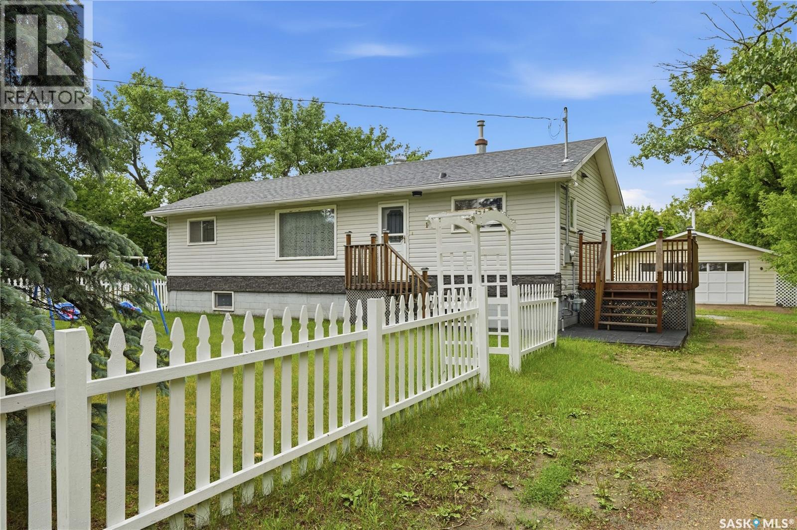 Rushinko Acreage Property Photo 1