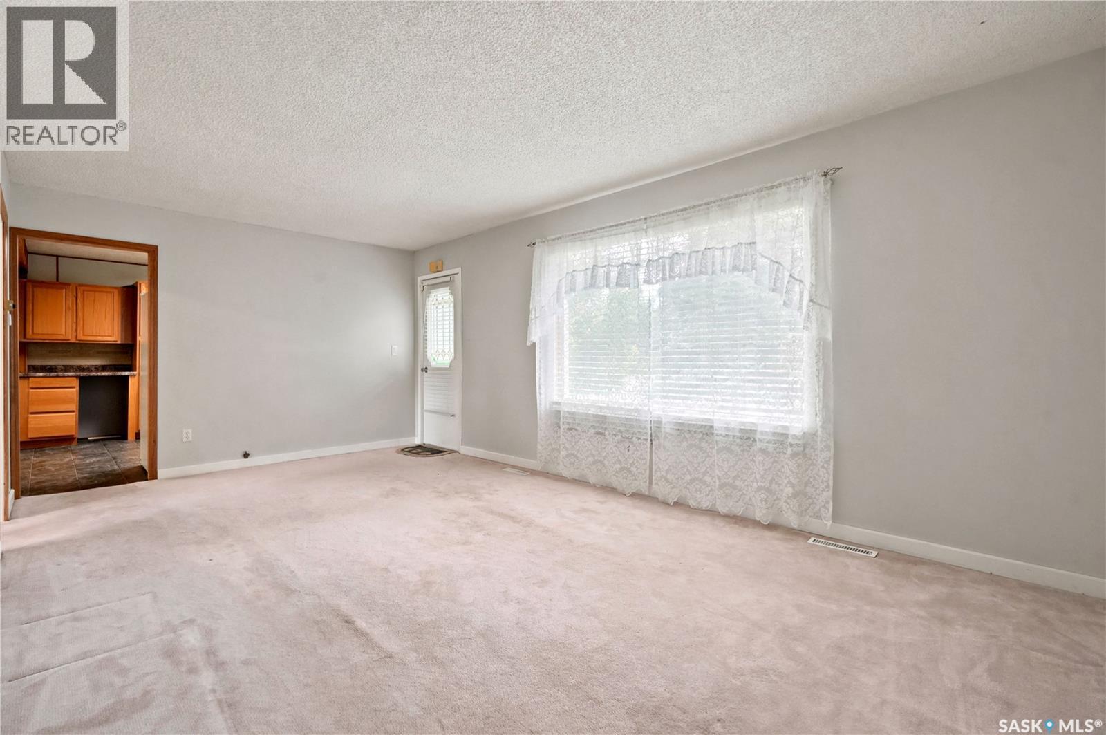 Rushinko Acreage Property Photo 4