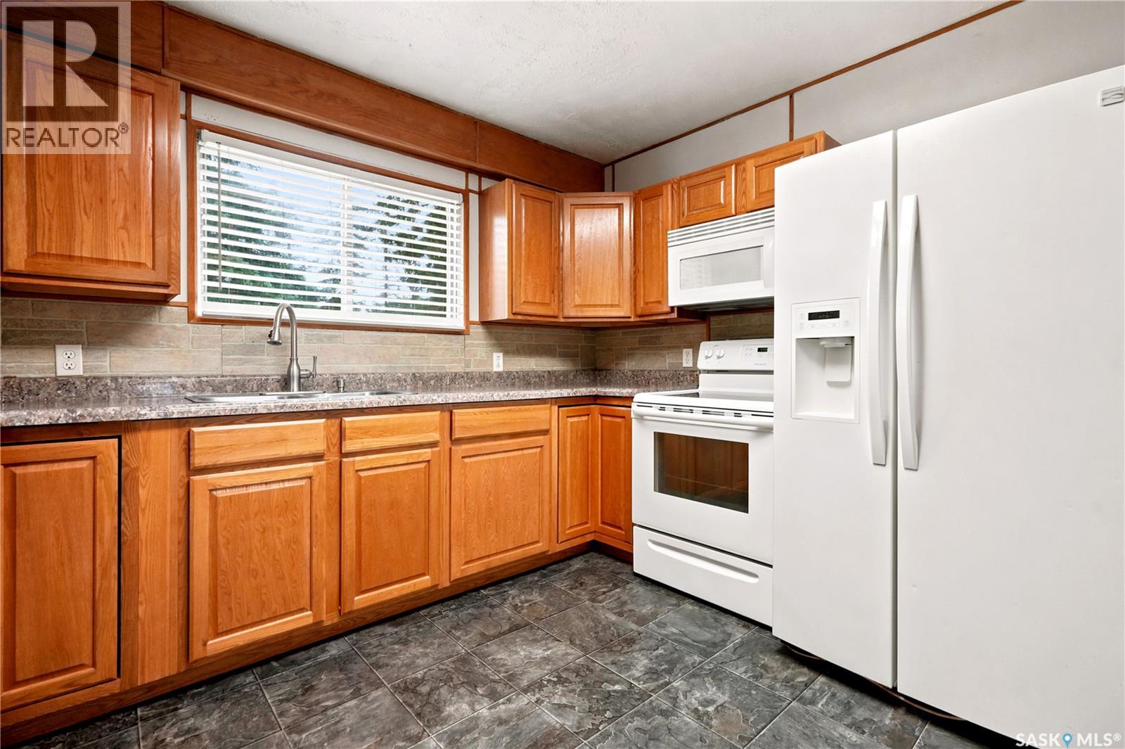 Rushinko Acreage Property Photo 15