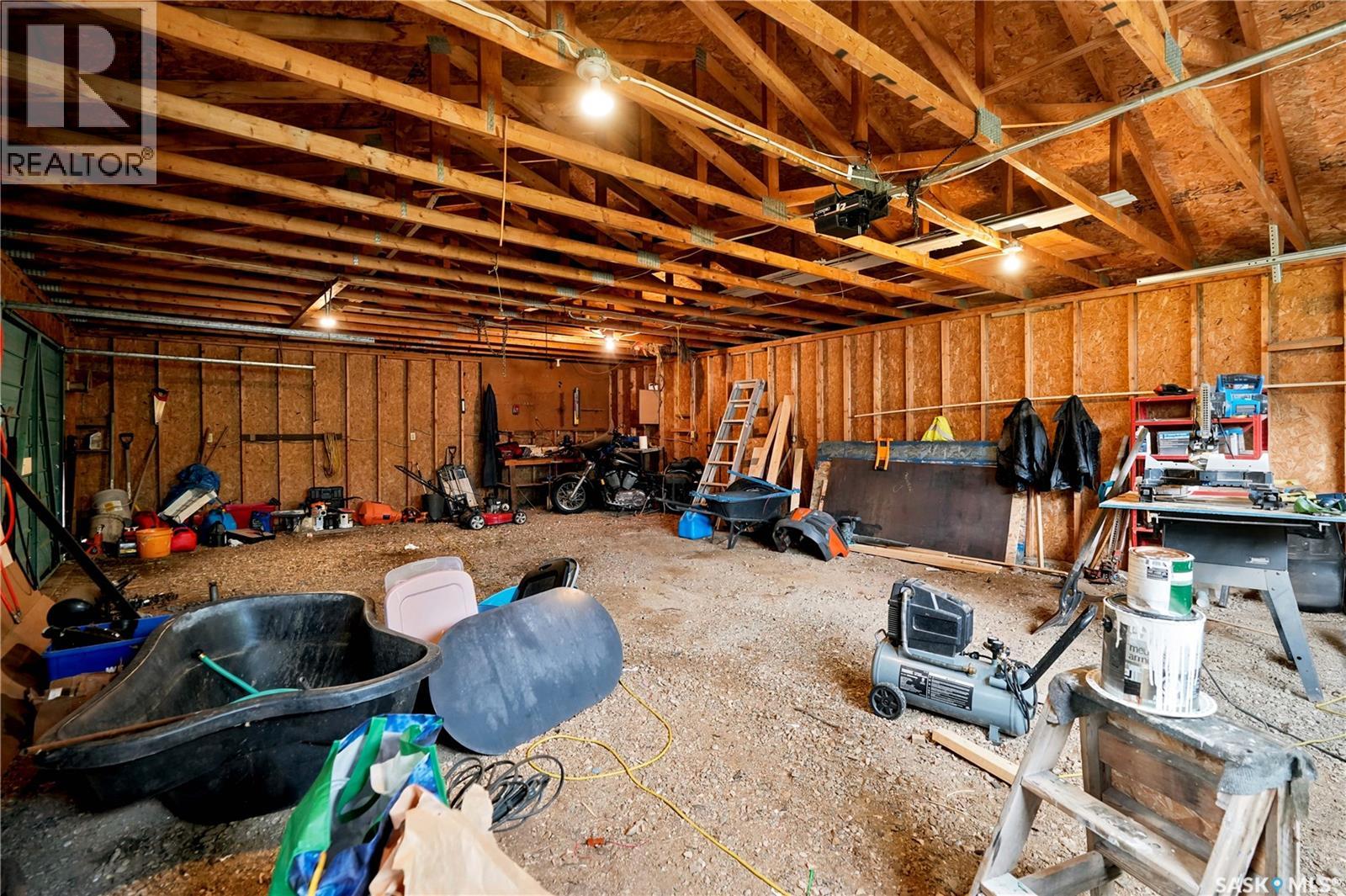Rushinko Acreage Property Photo 34