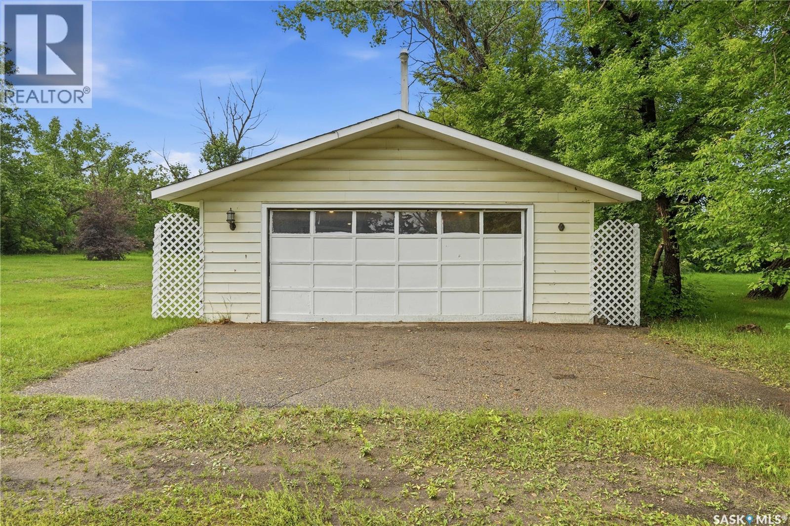 Rushinko Acreage Property Photo 40