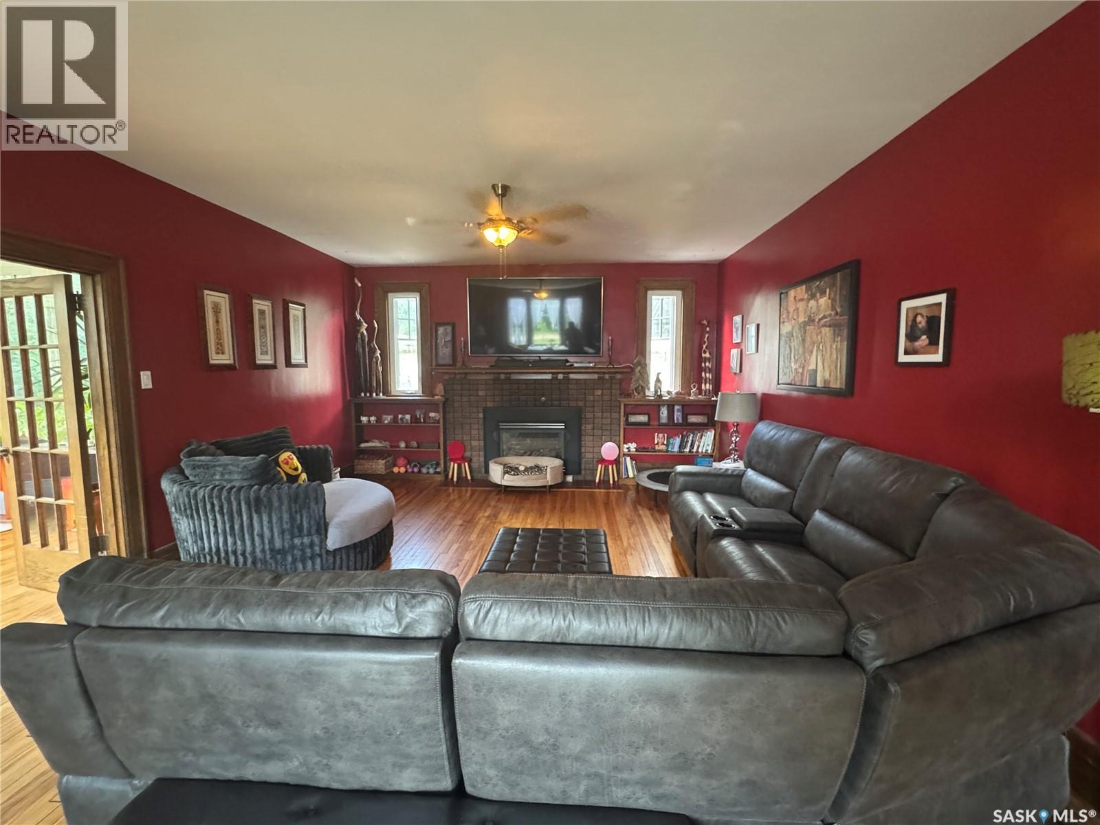 607 Barnett Drive Property Photo 8