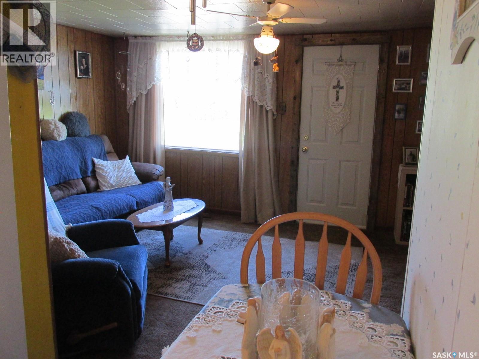 604 Railway Avenue W Property Photo 10