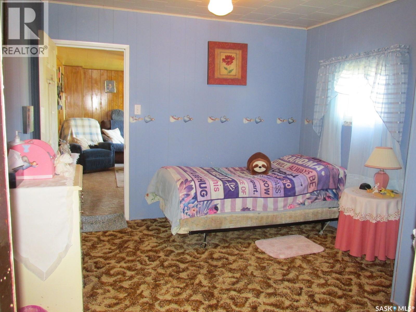 604 Railway Avenue W Property Photo 15