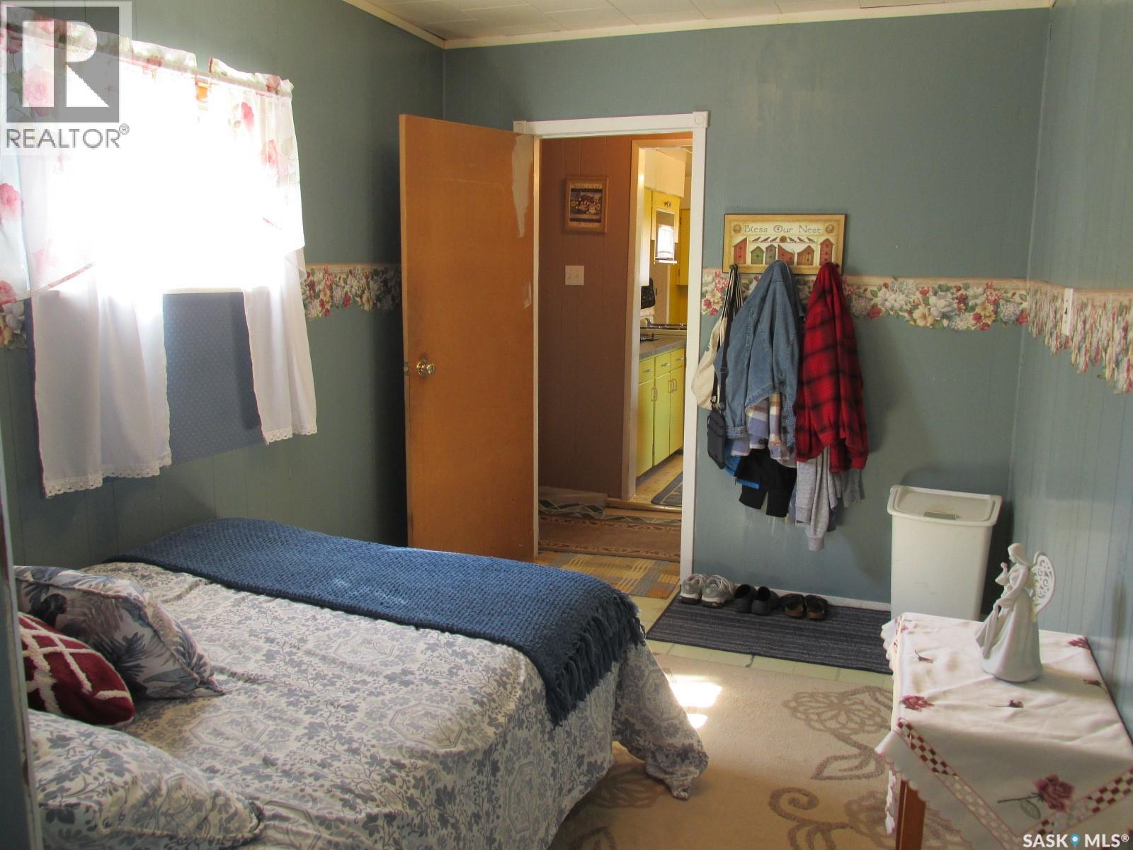 604 Railway Avenue W Property Photo 21